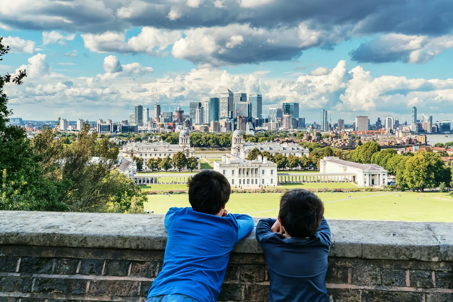 visiting london in the summer